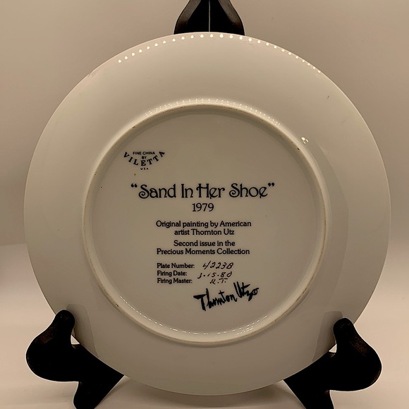 Vintage “Sand In Her Shoe” Decorative Plate by American Artist Thornton Utz 1979 - Picture 2 of 3